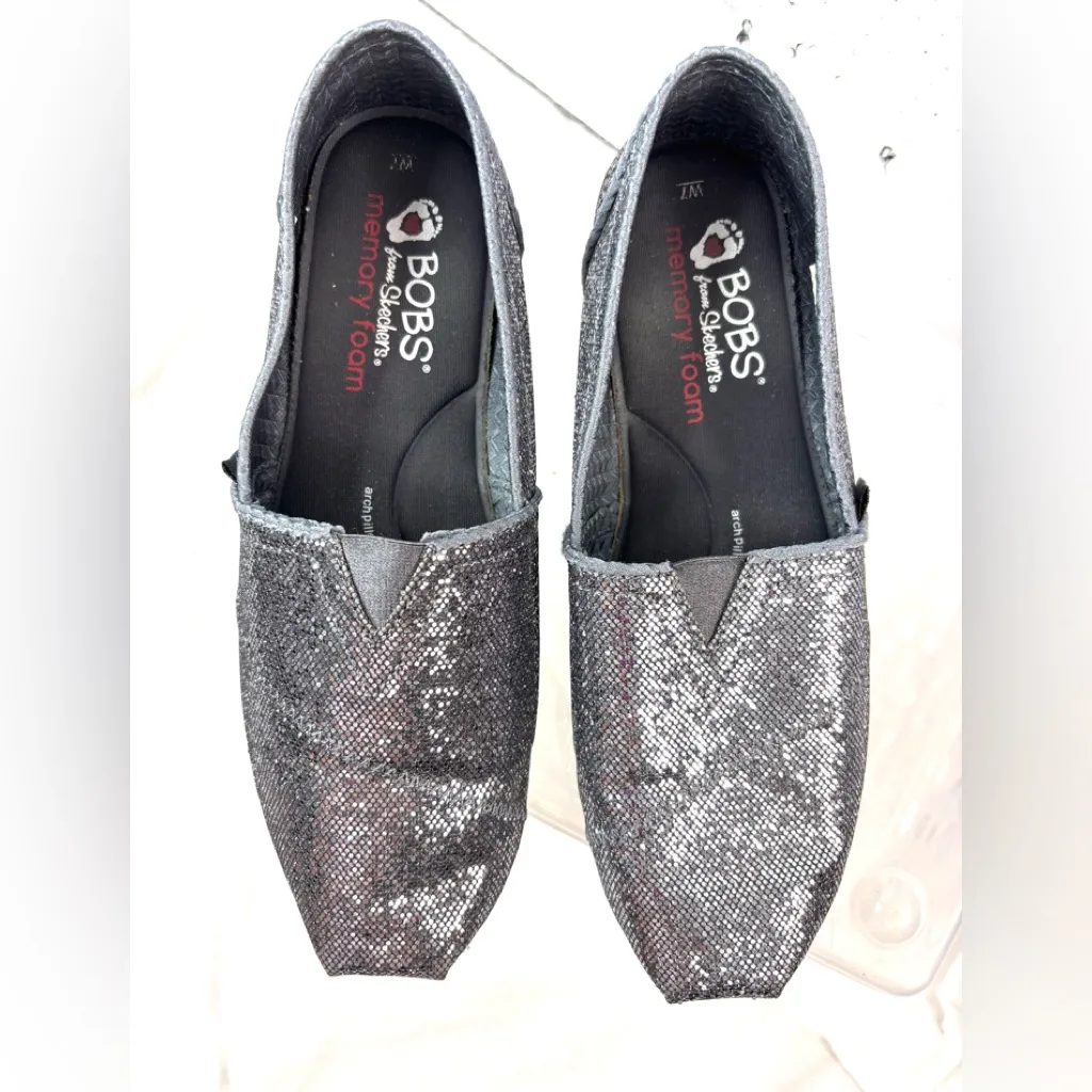 BOBS Skechers 7 Sparkly Silver Pillow Foam Slippers with Memory Foam - Image 2