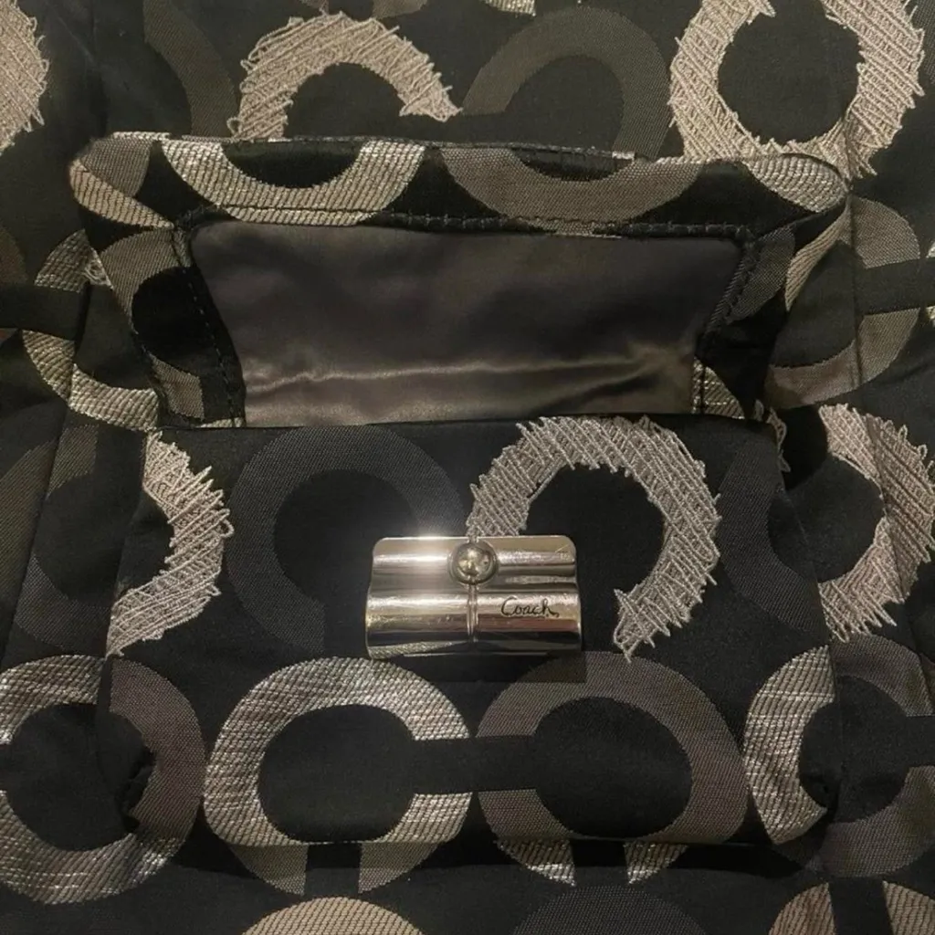 Vintage Y2K coach bag purse grey silver black crossbody - Image 4