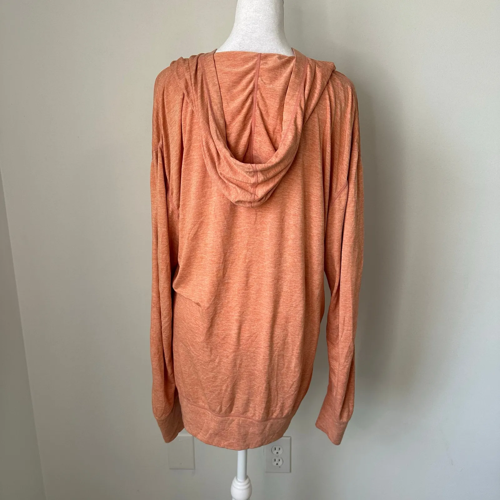 Vuori light orange zip-up hoodie jacket size L - Image 4