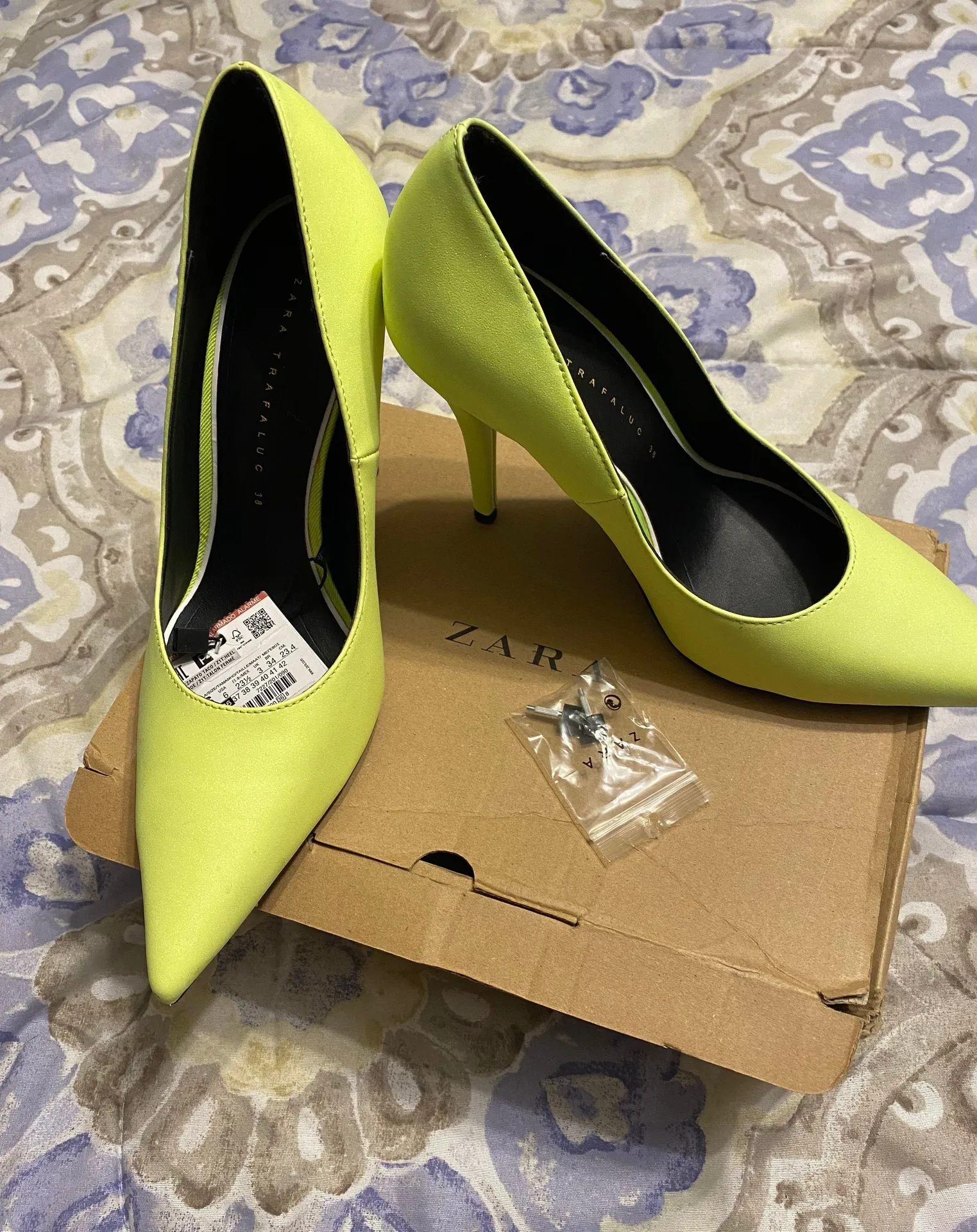 ZARA Yellow/neon Heels - Image 3