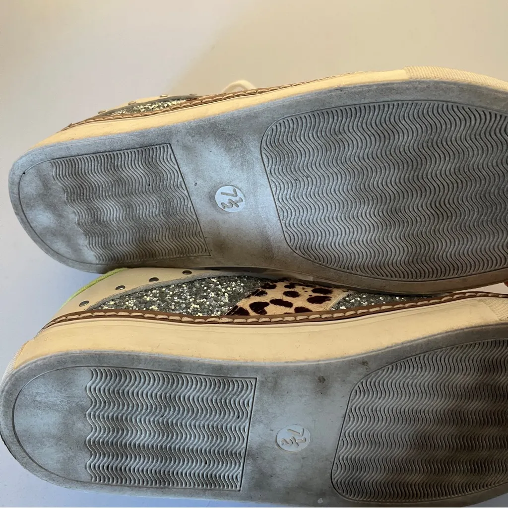 Crown Women's Sneakers - Image 6