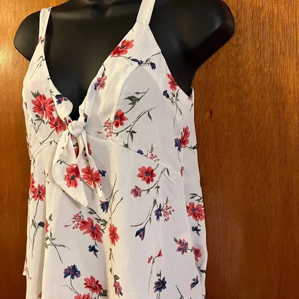 Sienna Sky Off White & Floral Sleevless Blouse - Image 11