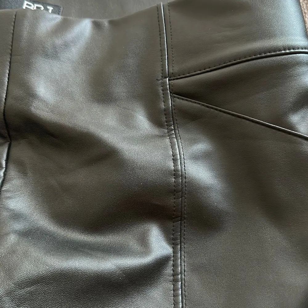 BBJ Los Angeles Faux Leather Skinny Pants Size Medium Black - Image 4