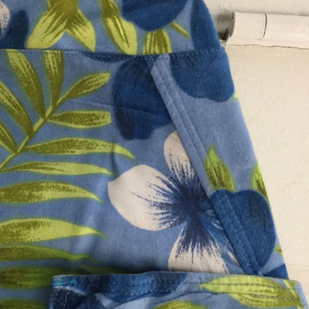 FINAL MARKDOWN St. John’s bay tropical-looking blouse (M) - Image 7