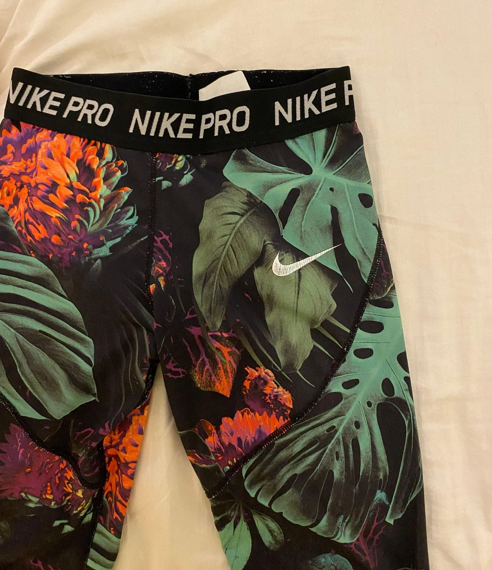 Pro Dri-Fit Crop Leggings - Image 3