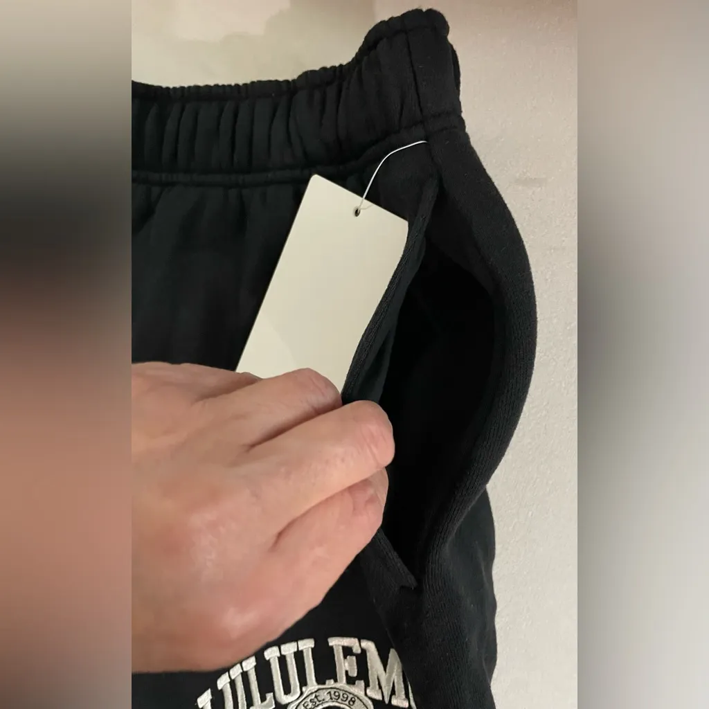 Lululemon  NWT Scuba Mid Rise Oversized Fleece Joggers Graphic Black Size S - Image 12