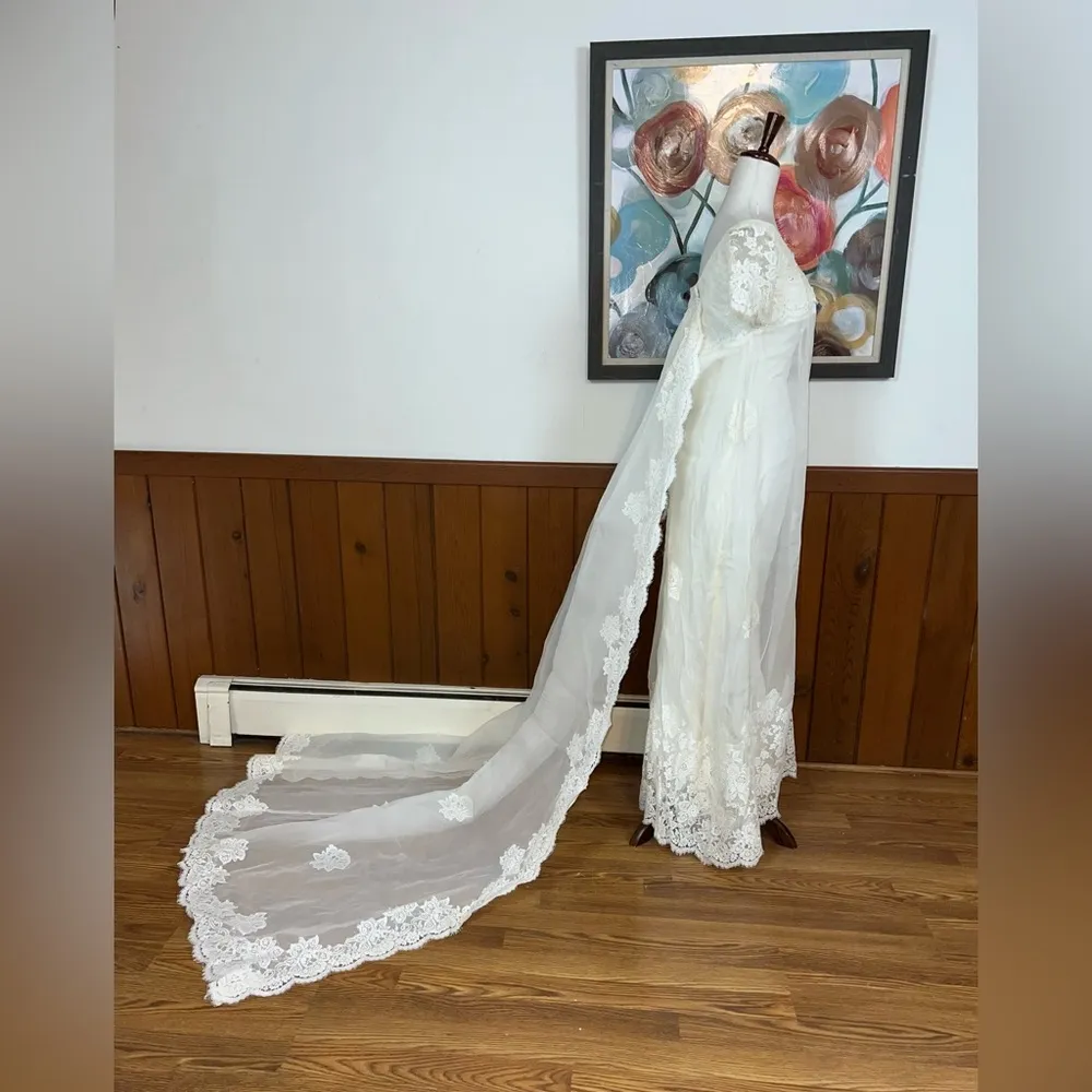 Beautiful Vintage 1960s Union Made Wedding Gown & Veil! White Size XS - Image 5