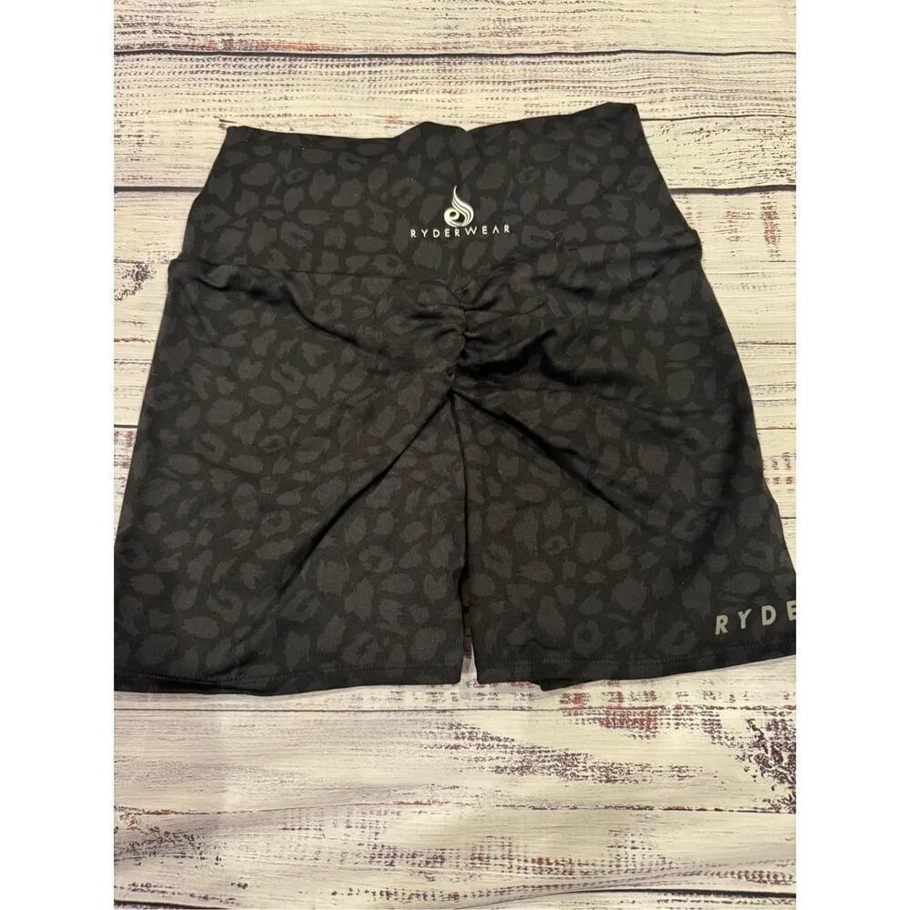 Ryderwear High Waist Animal Scrunch Bum Shorts in Leopard Black Size Small - Image 3