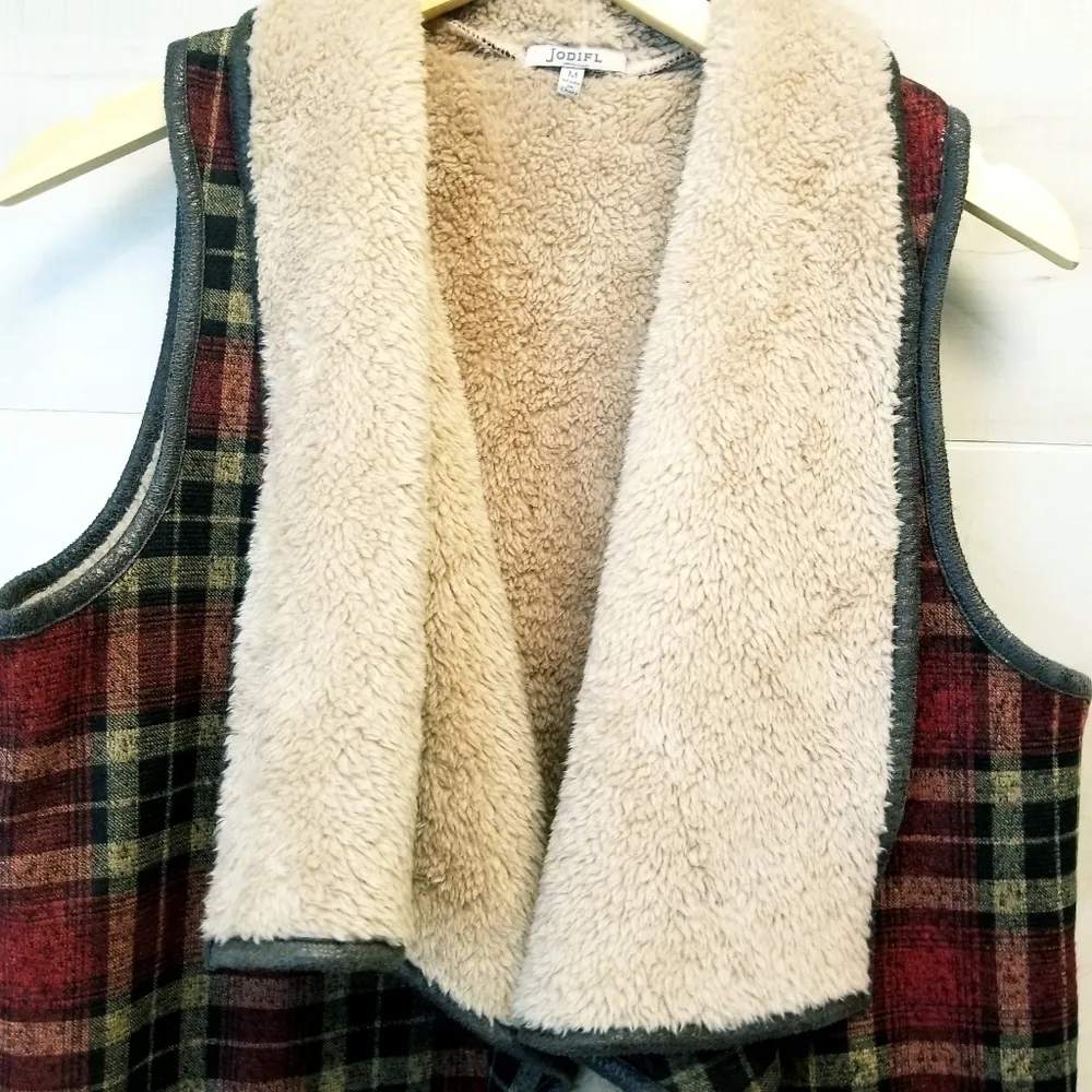 {M} Jodifl Plaid Faux Fur Lined Waterfall Vest - Image 4