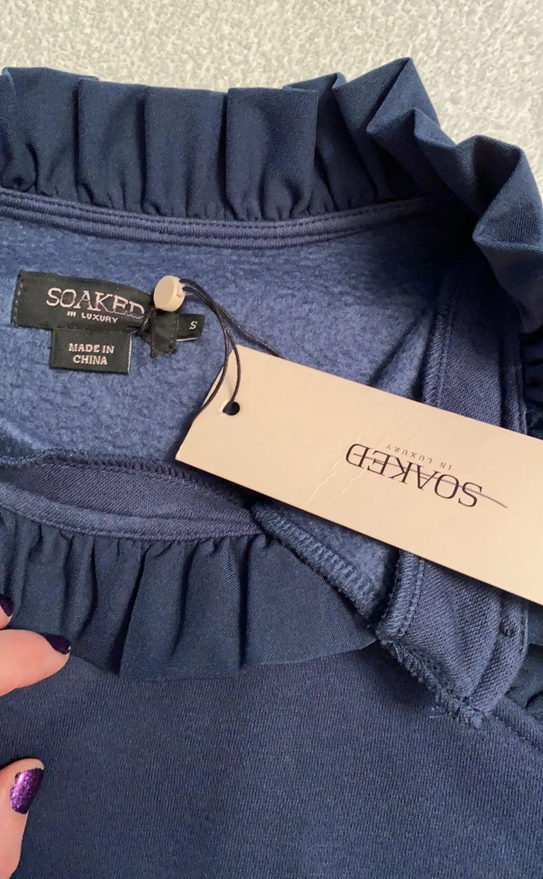 ruffle front sweatshirt Sz Small - Image 4