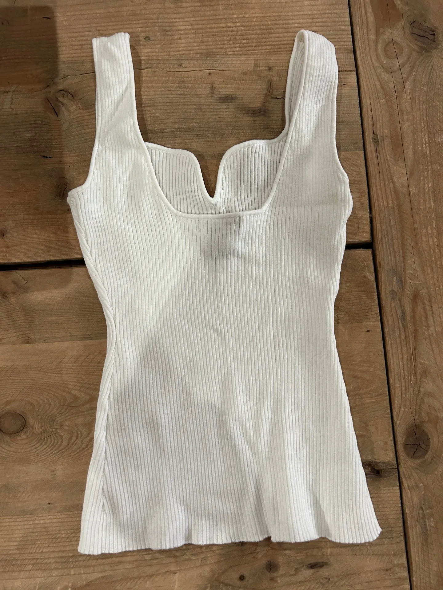 H&M white dressy tank top - Image 2