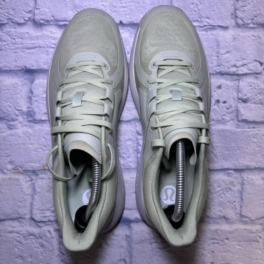 Lululemon Women’s Strongfeel Train Shoes Size 12 Light Sage Gym Training Run - Image 10