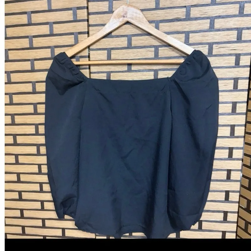 Hayden Black Blouse Size Small - Image 2