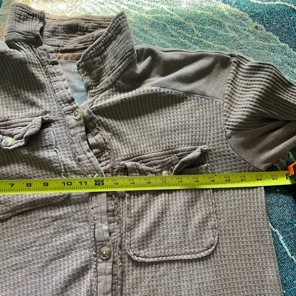 SO  Brown Button Down Shirt Classic Style Lightweight Sweater Collared SZ S - Image 11