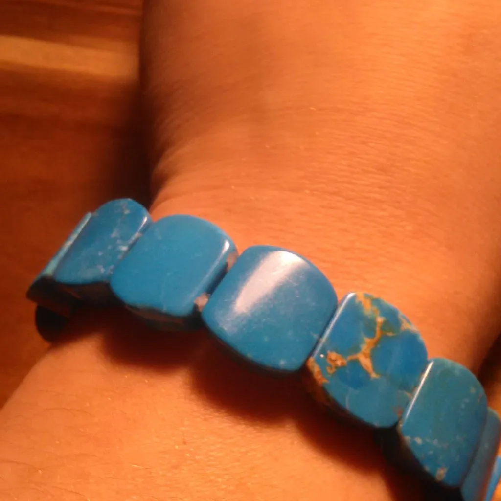 Magnesite Turquoise Puffy Dome Beaded Stretch Bracelet - Image 12