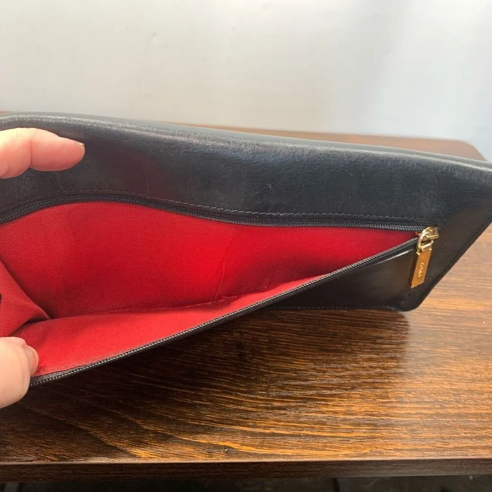 Hobo Women's Solid Twist Lock Closure Leather Wallet Clutch Black - Image 9