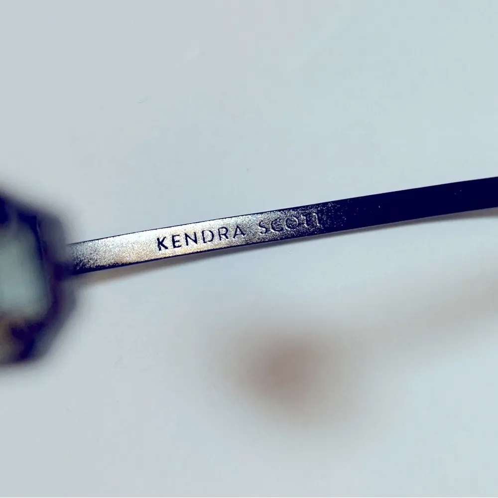 Teddy Pinch Cuff Gunmetal Bracelet - Image 4