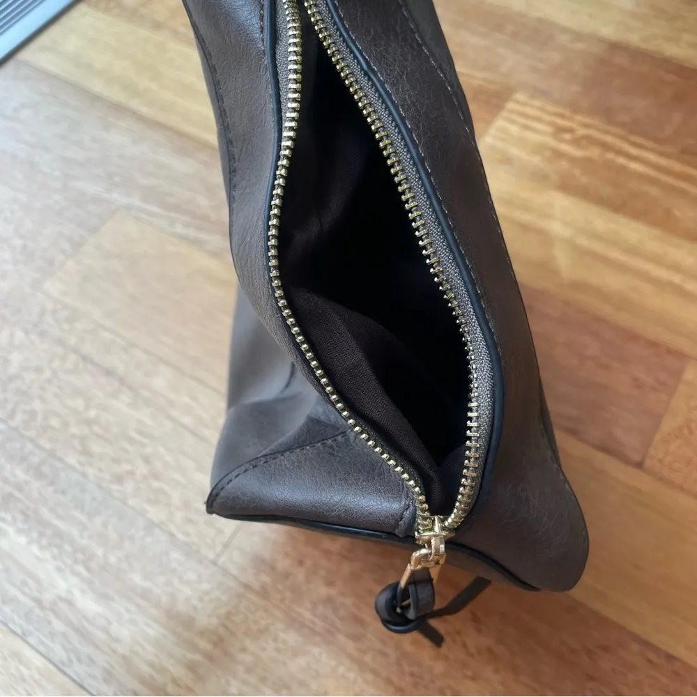 Gray Hobo Bag with Gold Hardware and Slouchy Silhouette and Lots of Pockets NWT - Image 6