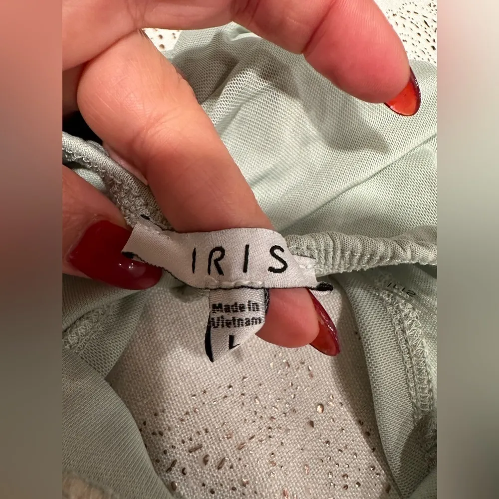 EUC Elegance pleated Cropped Tank Tops with front corset opening Sz L - Image 4