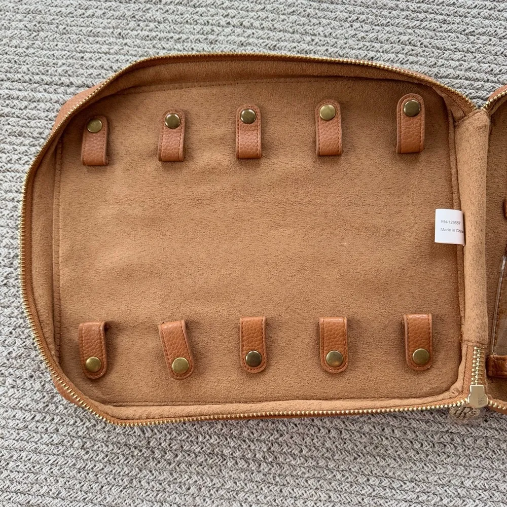 The Royal Standard Cognac Tan Travel Zippered Jewelry Makeup Bag NWOT - Image 4