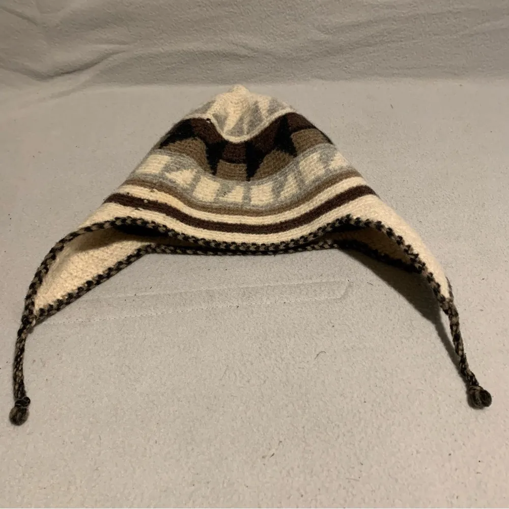 Banana Republic 100% LambsWool Hand knit Earflap Beanie Hat - Image 8