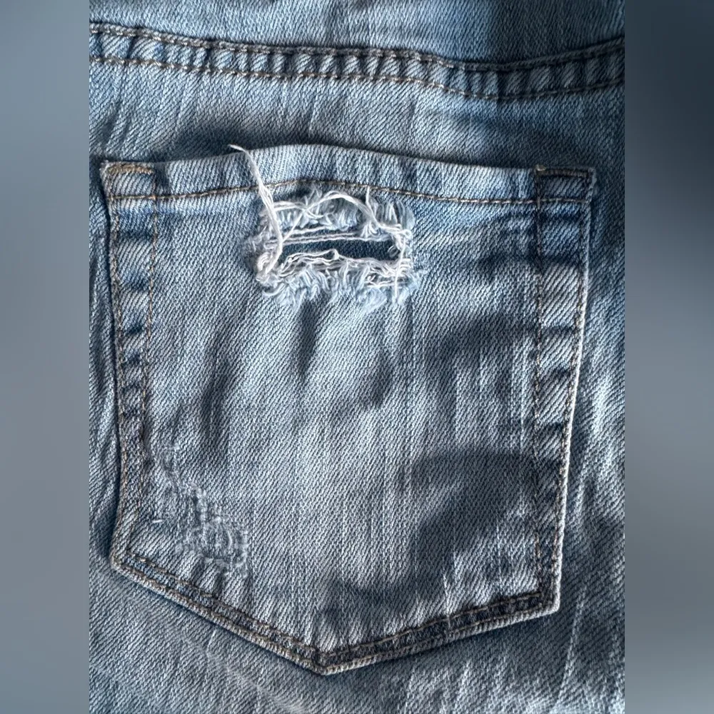 Bullhead Denim Co Ripped Destroyed Distressed Denim Jean Shorts | Size 7 Blue - Image 5