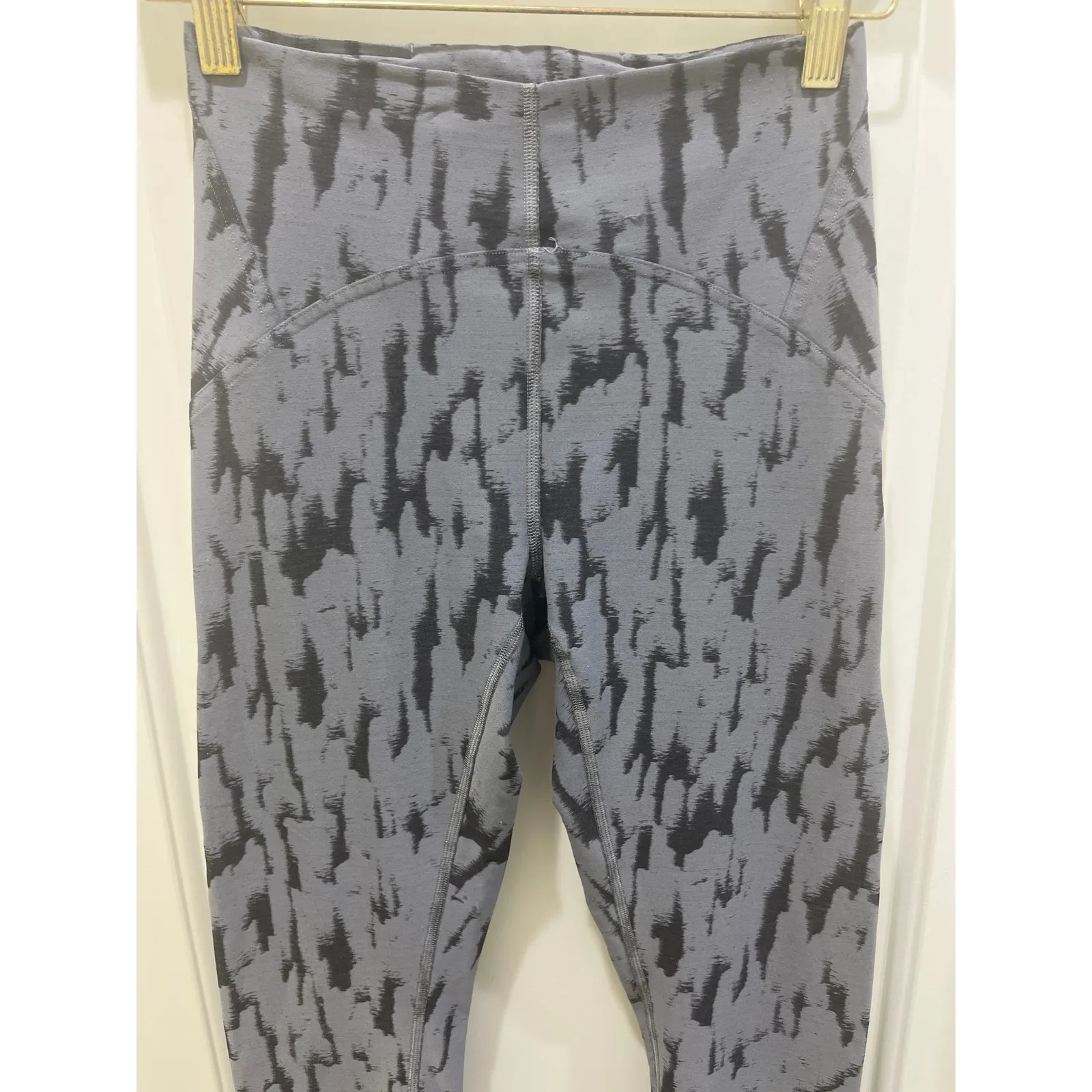 Lululemon High-Rise Tight 25" Camo Jacquard Asphalt Grey Black Sz 4 - Image 3