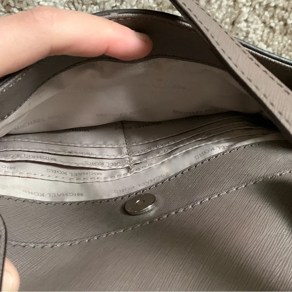 Michael Kors Jet Set Medium Purse Tote - Image 9