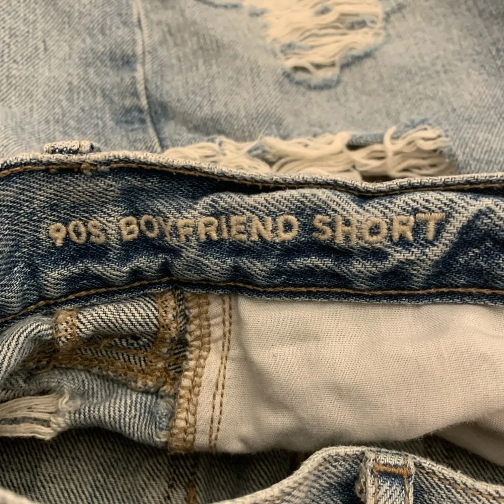 American Eagle Jean Shorts 00 90s Boyfriend Short Blue Distressed Ripped - Image 2