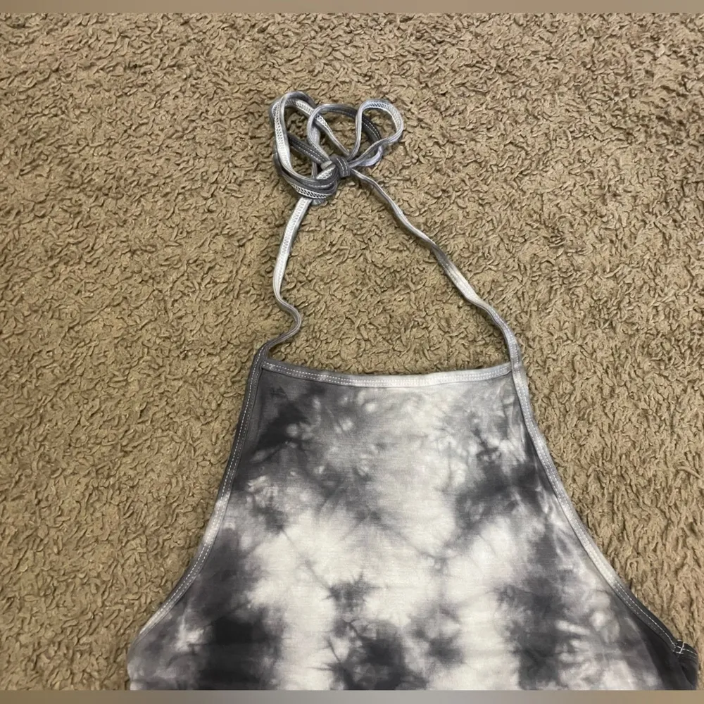 American Eagle Outfitters Cropped Halter Tank Top - Image 2