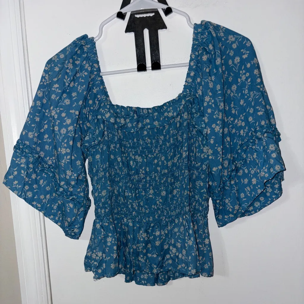 Angie blue floral smocked top with square neckline and puff sleeves Small - Image 4