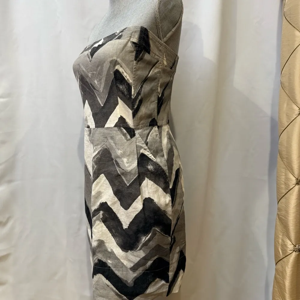 Banana Republic Gray Chevon Zigzag Linen Strapless Dress, Sz 4 - Image 4