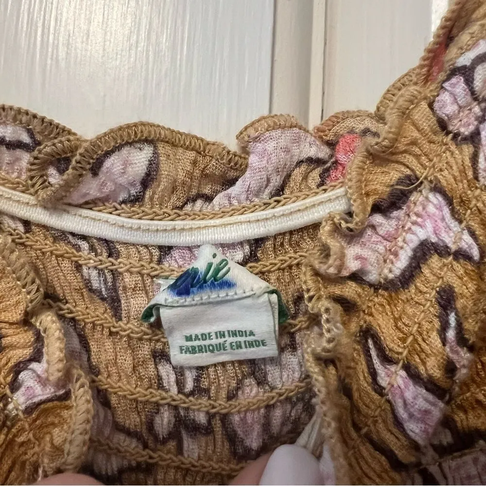 Jungle Thrills Floral Smocked Tank Top Size Medium - Image 5