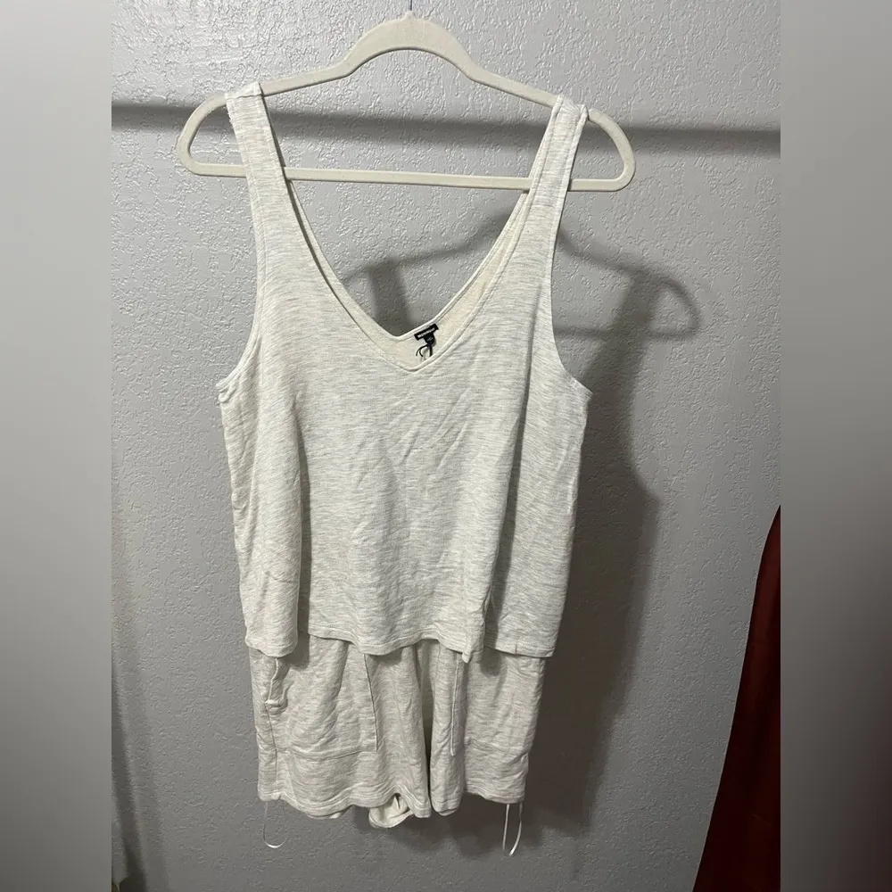 NWT MONROW Supersoft Tank Romper in Ash Gray Size M - Image 4
