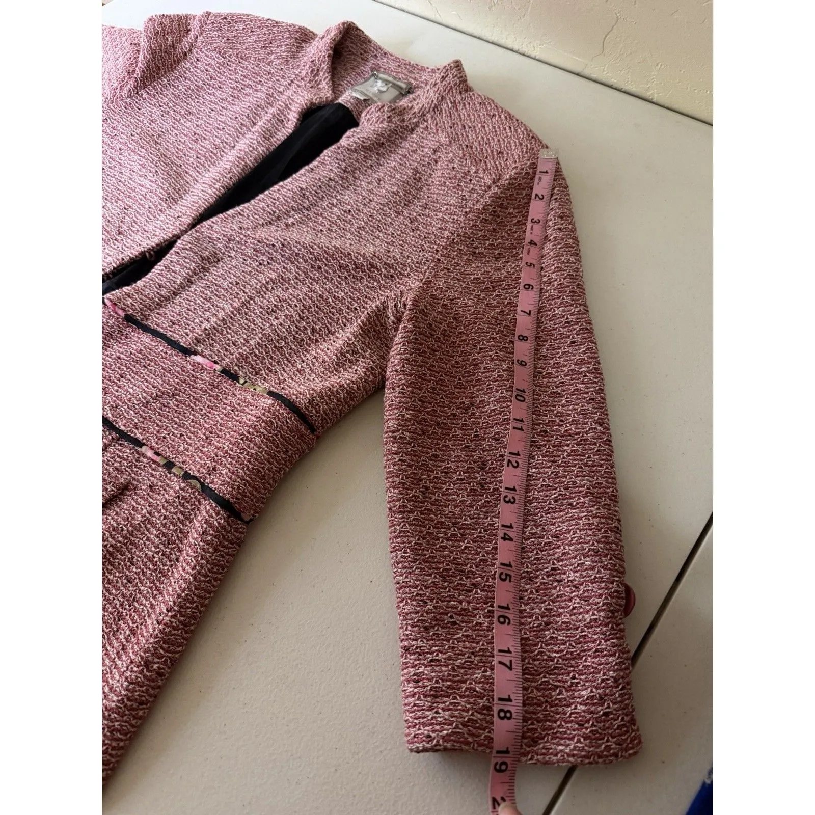 St. John Couture Pink Tweed Knit Long Jacket Silk Lined Hook & Loop Size 12 - Image 6