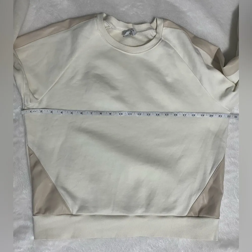 Sweatshirt Size Large Color Cream. - Image 6