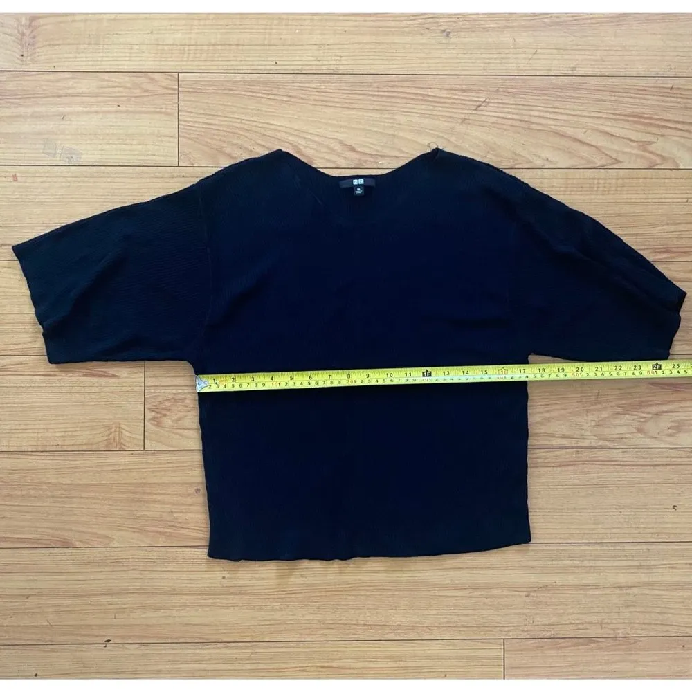 Uniqlo women’s oversized top t-shirt. XS v-neck short sleev black waffle - Image 8
