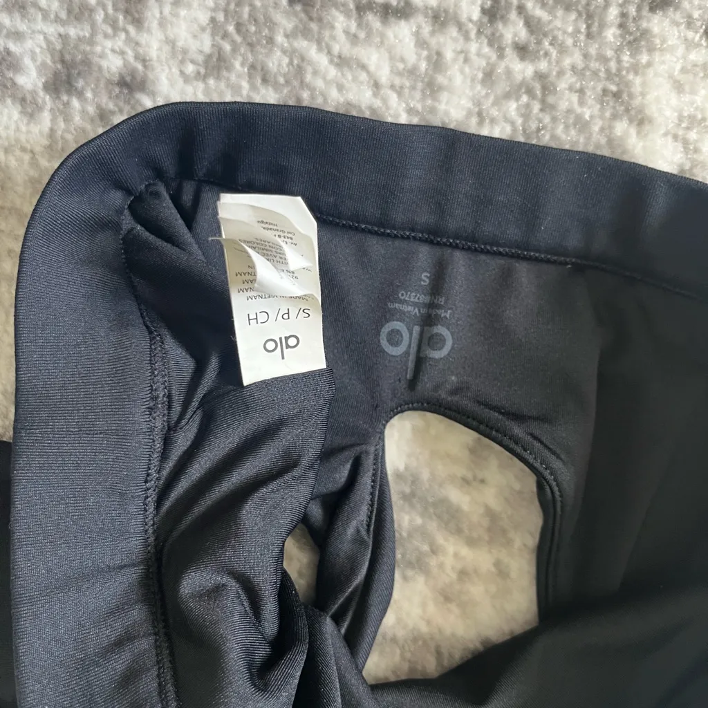 Alo Yoga  Peak Bra - Image 3