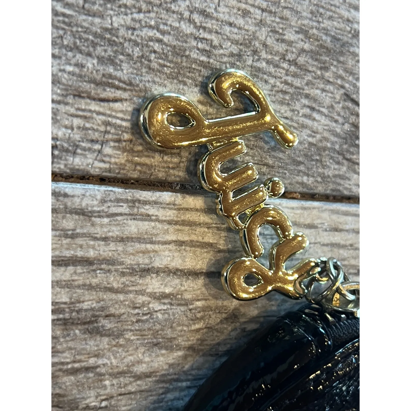 Juicy‎ Couture Black Patent Faux Leather Zip Around Heart Shaped Coin Purse NWOT - Image 4