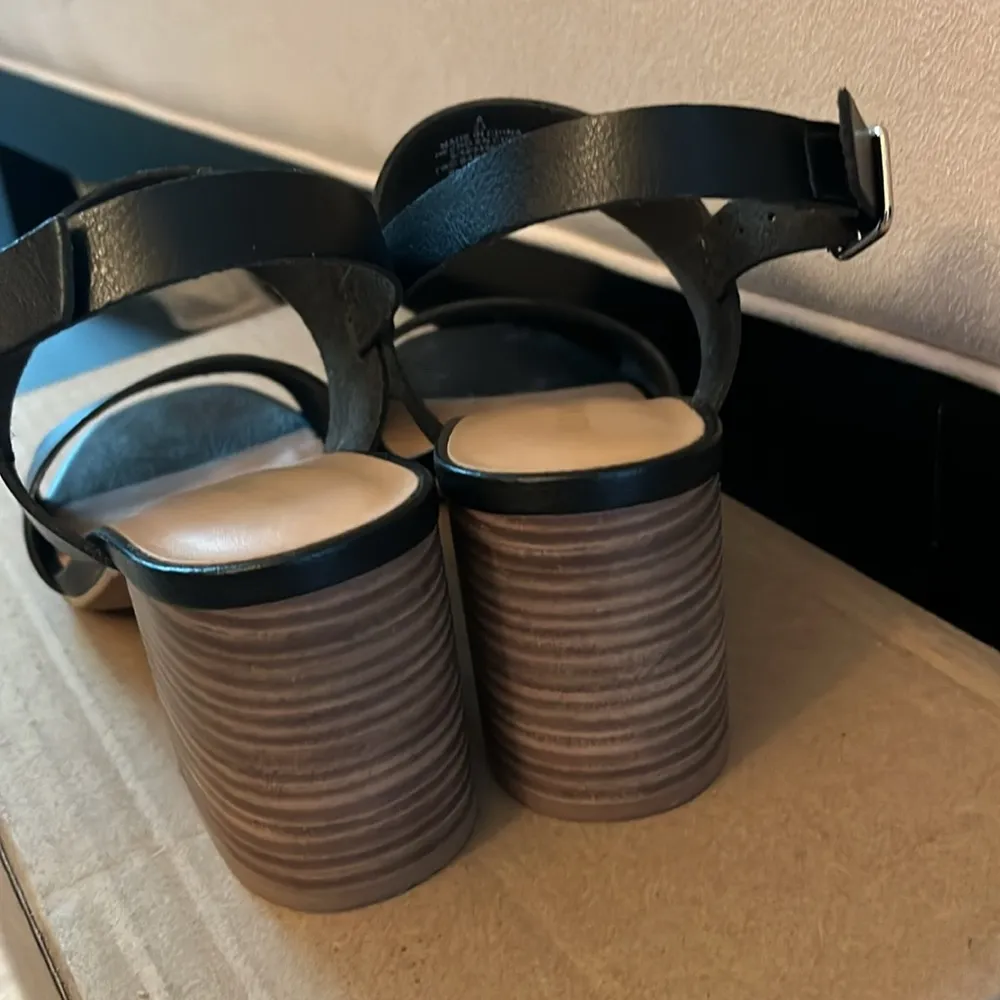 Black Strappy Block Heel Sandals Size 6 - Image 5