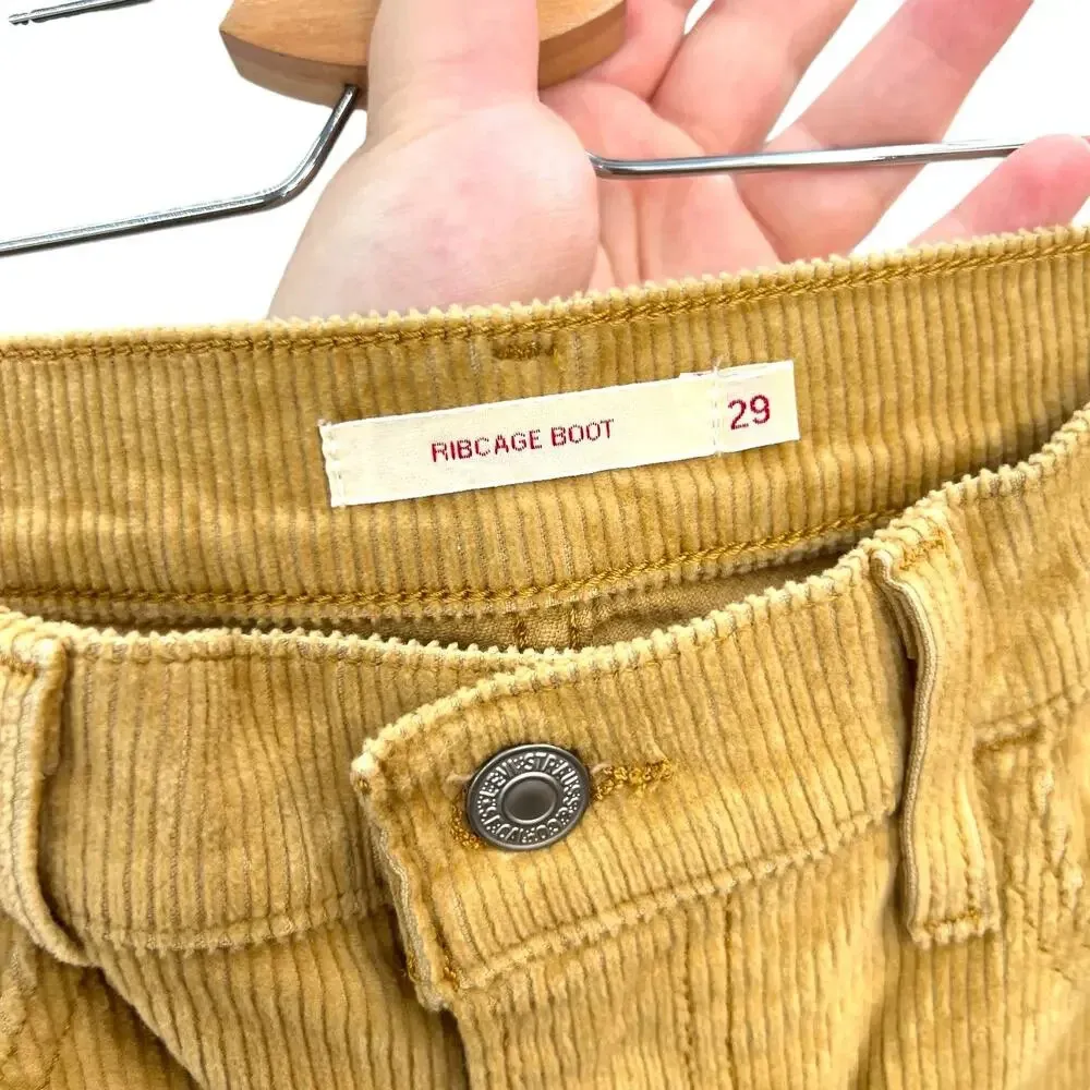 Levi's Ribcage Bootcut Corduroy Pants Camel Tan Beige  Size 29‎ - Image 12