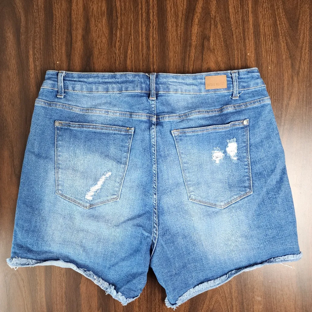 Judy Blue Distressed Jean Shorts Stretchy Denim Animal Print Accent Size 3XL - Image 3