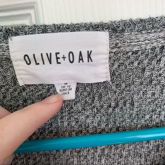 Olive & Oak‎ size medium gray wrap style sweater with zipper sleeve detail - Image 2