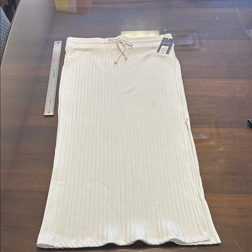 White Ribbed long skirt - Image 7