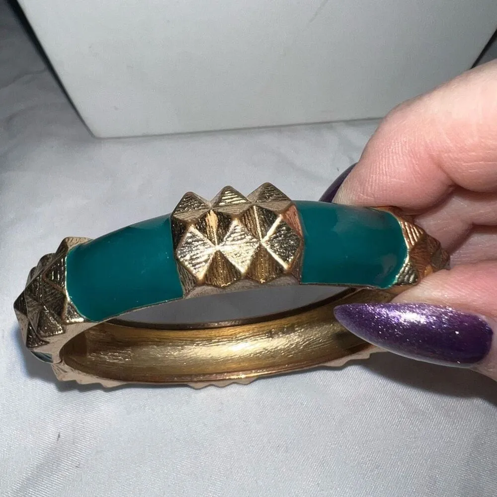 Vintage MCM Gold Tone and Green Enameled Hinged Cuff - Image 6