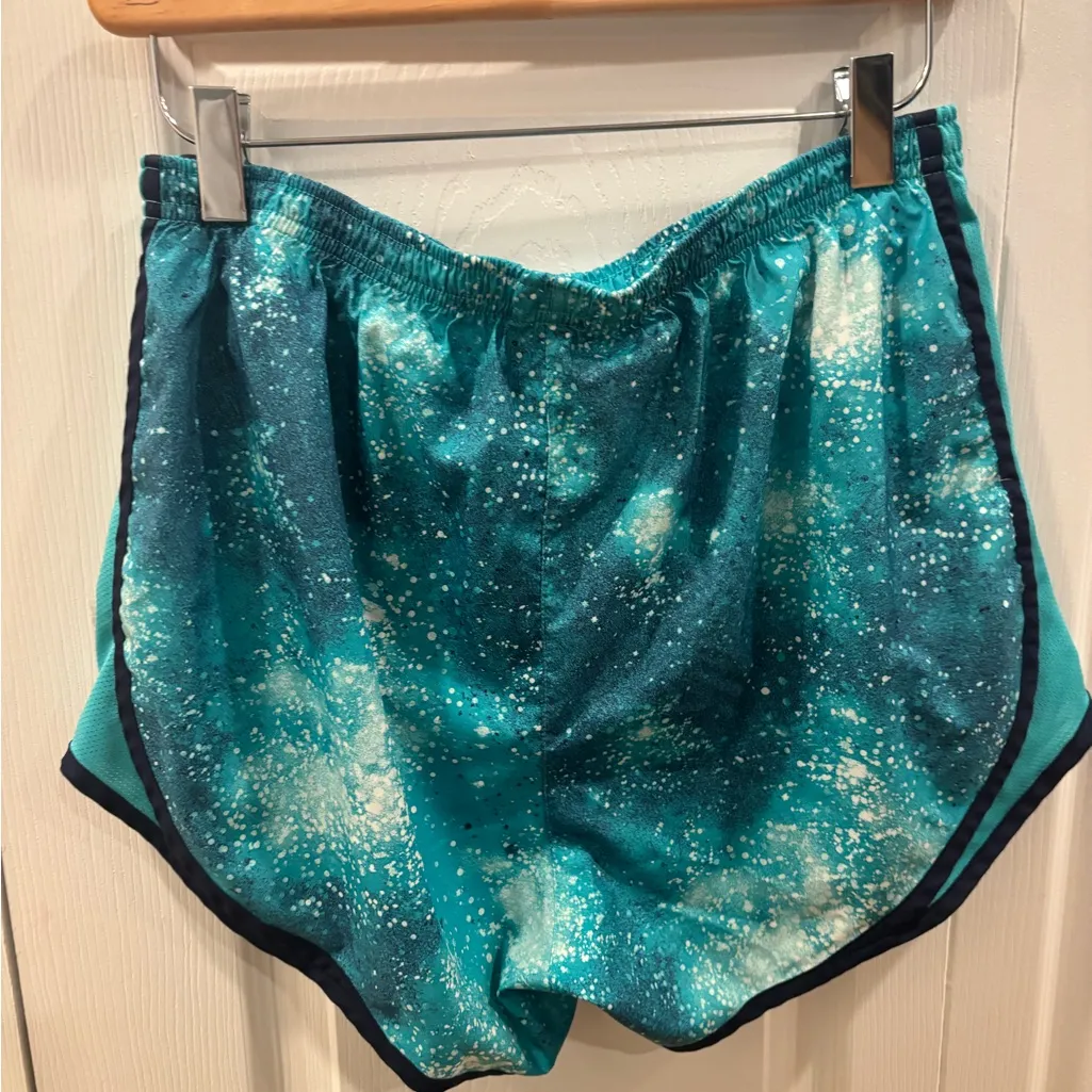 Nike Women's Blue Patterned Athletic Shorts - Image 3