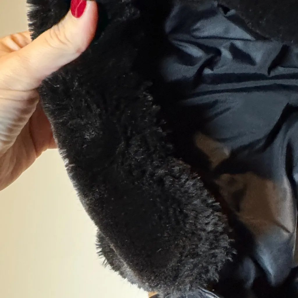 The North Face Women's Black 550 goose down Jacket with fur lined Hood - Image 5