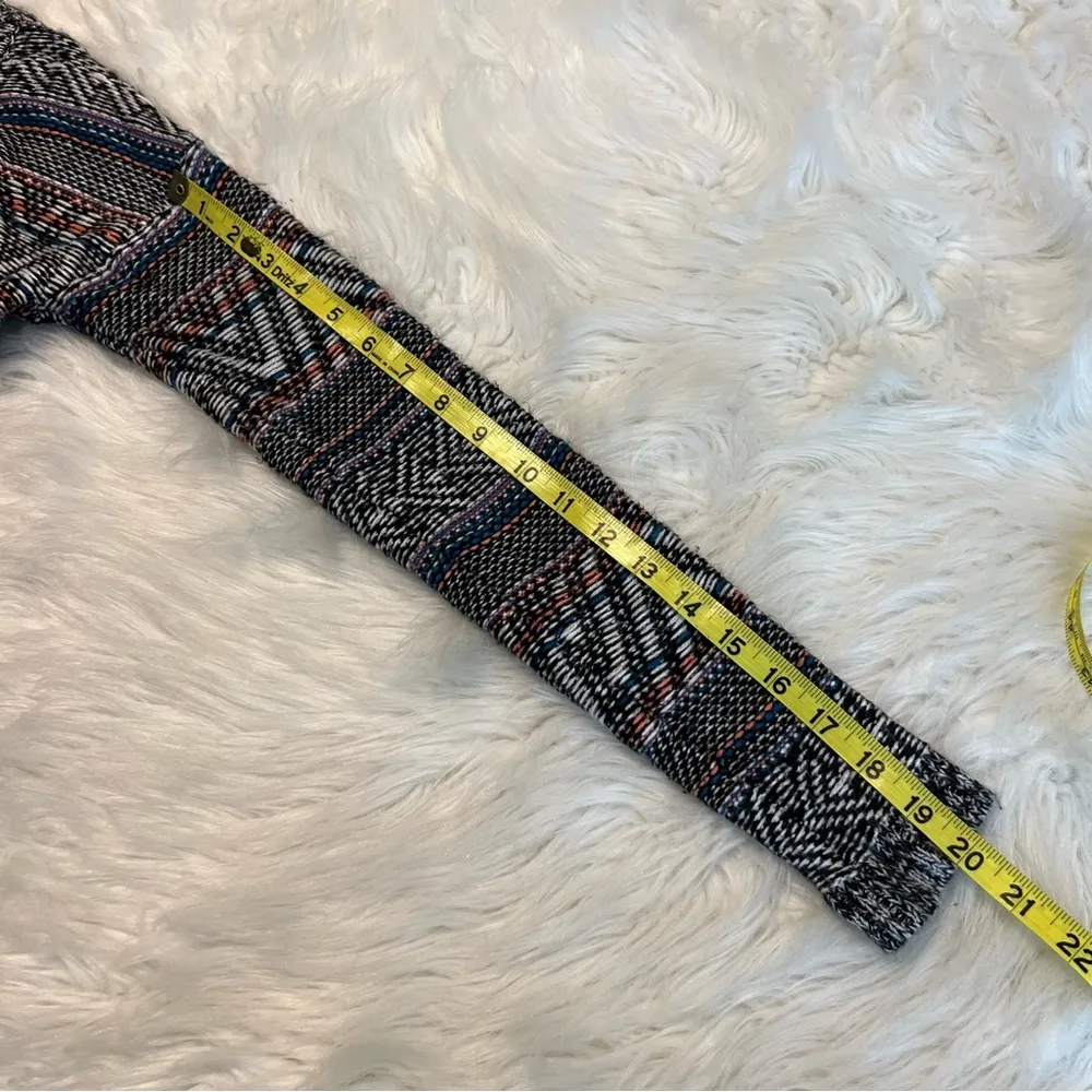 Pink Rose Sweater Slightly Cropped Aztec Geometric Pattern Size XS Soft - Image 9