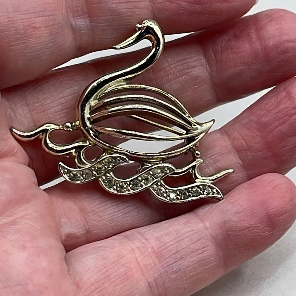 Vintage Marvella two tone gold and silver swan on rhinestone water rare item - Image 7