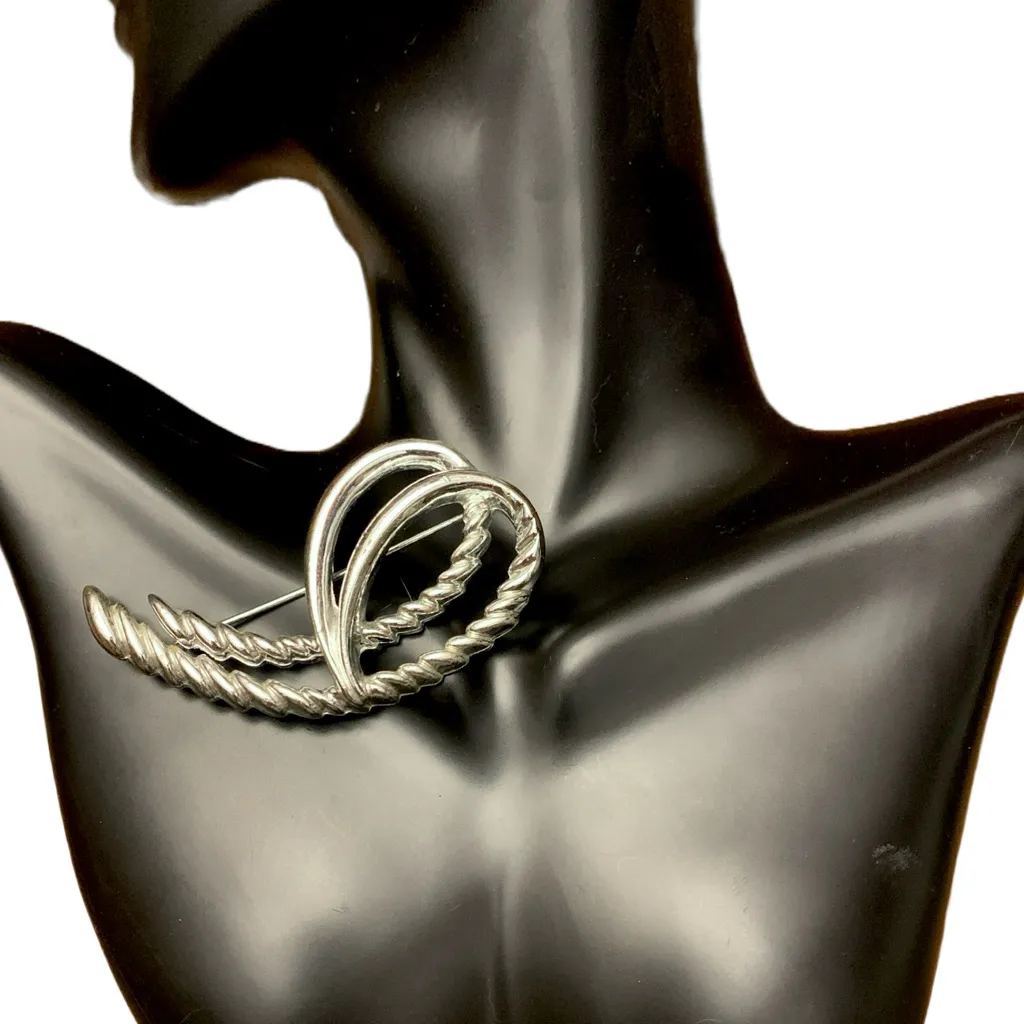 SILVER TONE VINTAGE 1980'S DOUBLE SWOOSH BROOCH - Image 8